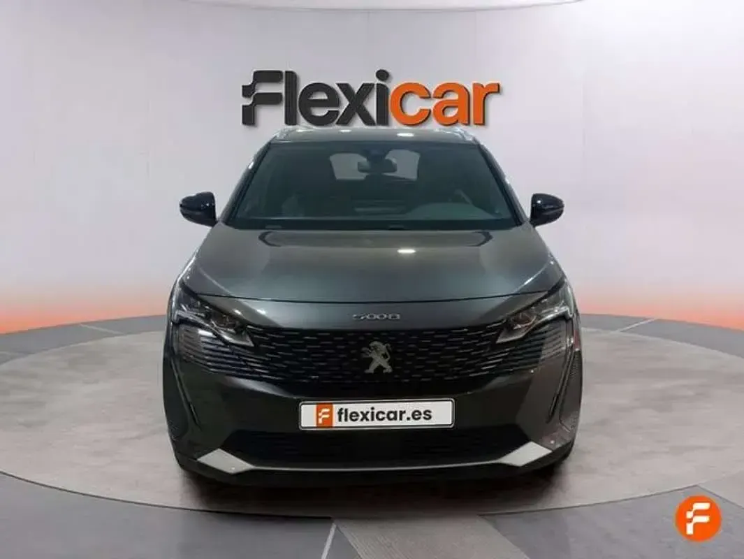 Usado Peugeot 5008 Allure 131 CV (96 kW) 2024 Gris SUV