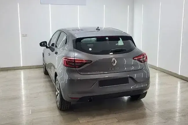 Usado Renault Clio Equilibre 91 CV (66 kW) 2023 Gris Utilitario