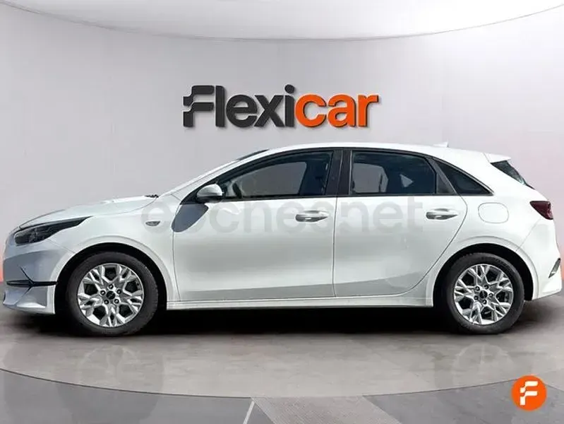 Usado Kia Ceed 100 CV (73 kW) 2022 Blanco Utilitario