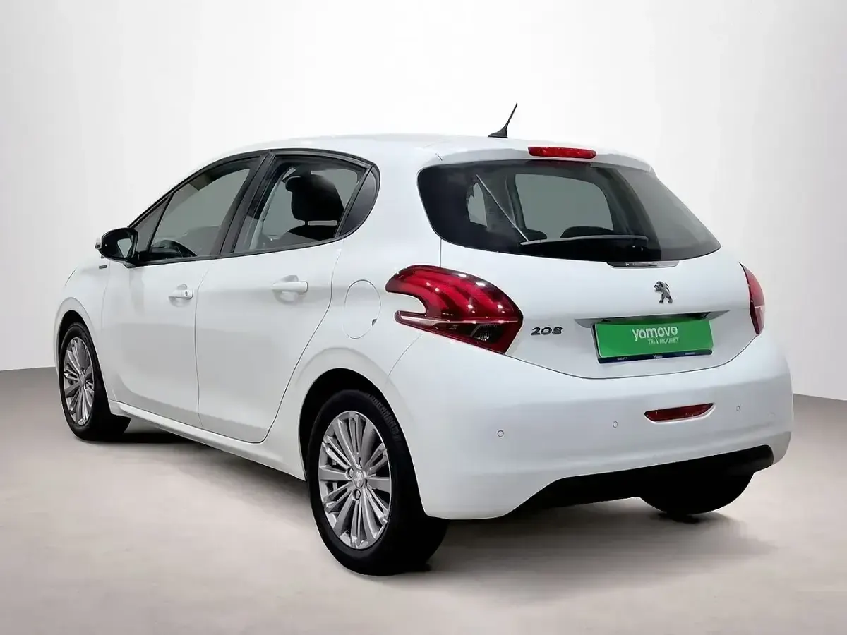 Usado Peugeot 208 Signature Sky 83 CV (61 kW) 2019 Blanco Utilitario