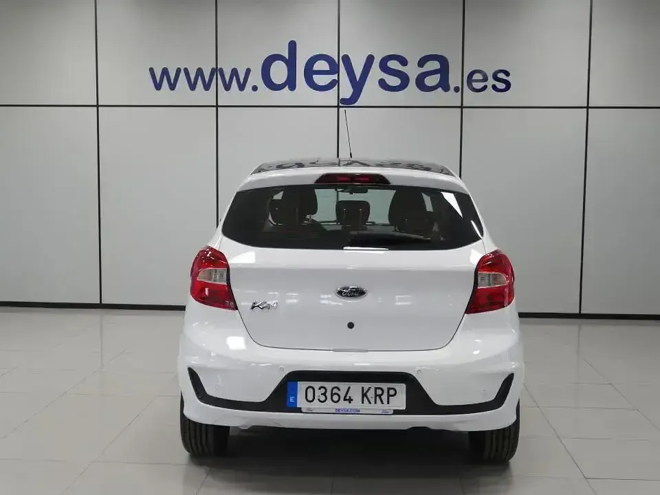 Usado Ford Ka 85 CV (62 kW) 2018 Blanco Berlina