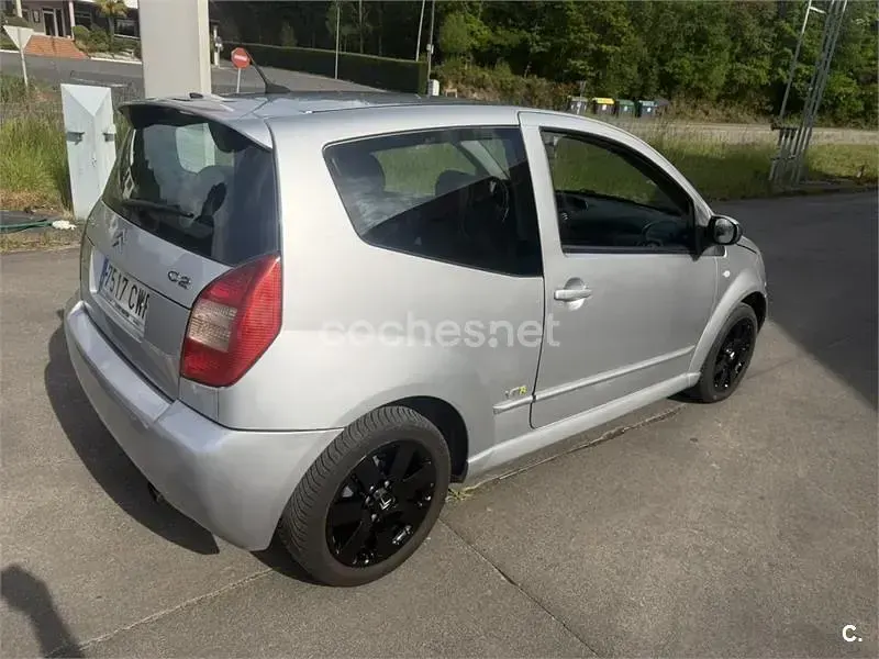 Usado Citroën C2 70 CV (51 kW) 2004 Gris / plata Utilitario