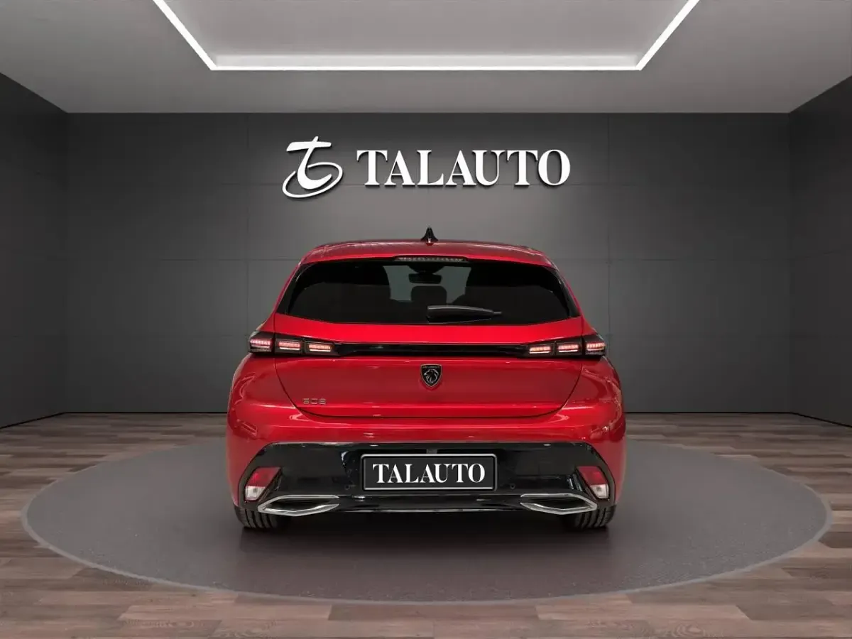 Usado Peugeot 308 Allure 130 CV (95 kW) 2024 Rojo Berlina