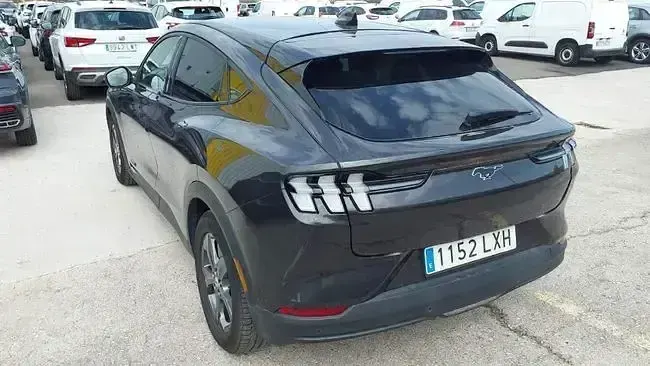 Usado Ford Mustang Mach-E 216 kW (294 CV) 2022 Gris SUV