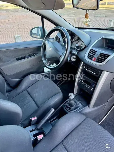 Begagnad Peugeot 207 95 HK (69 kW) 2009 Grå Sedan