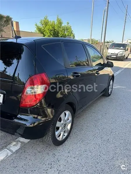 Usado Mercedes A160 Elegance 95 CV (69 kW) 2010 Negro Monovolumen