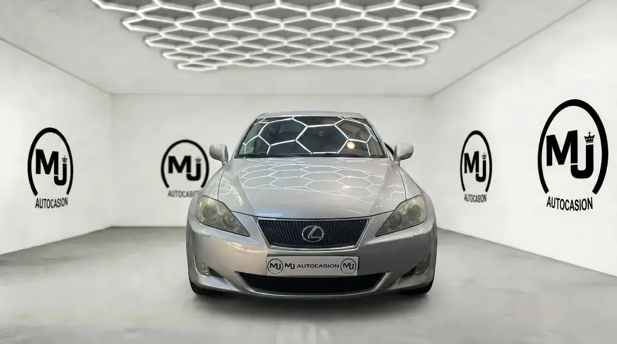 Usado Lexus IS250 President Line 208 CV (152 kW) 2006 Gris Berlina