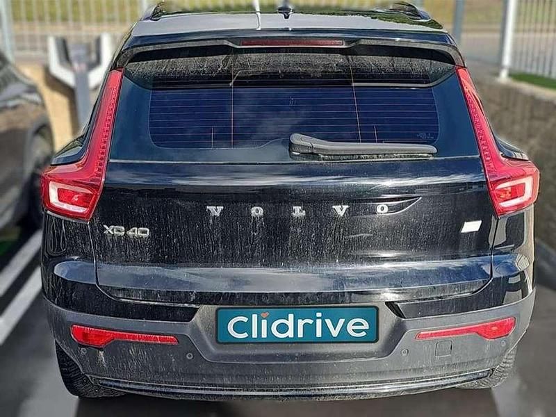 Używany Volvo XC40 Core 175 kW (238 KM) 2023 Czarny SUV