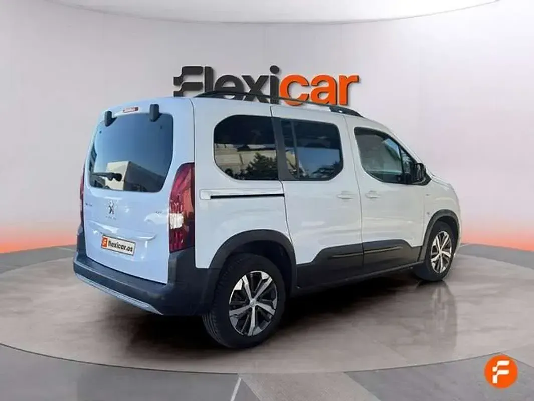 Usado Peugeot Rifter GT 131 CV (96 kW) 2023 Blanco Monovolumen