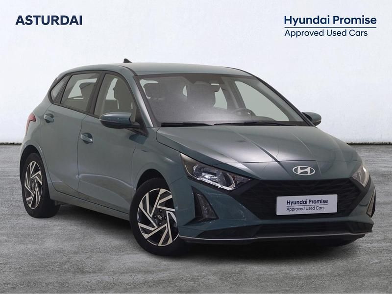 Usado Hyundai i20 100 CV (73 kW) 2024 Verde Berlina