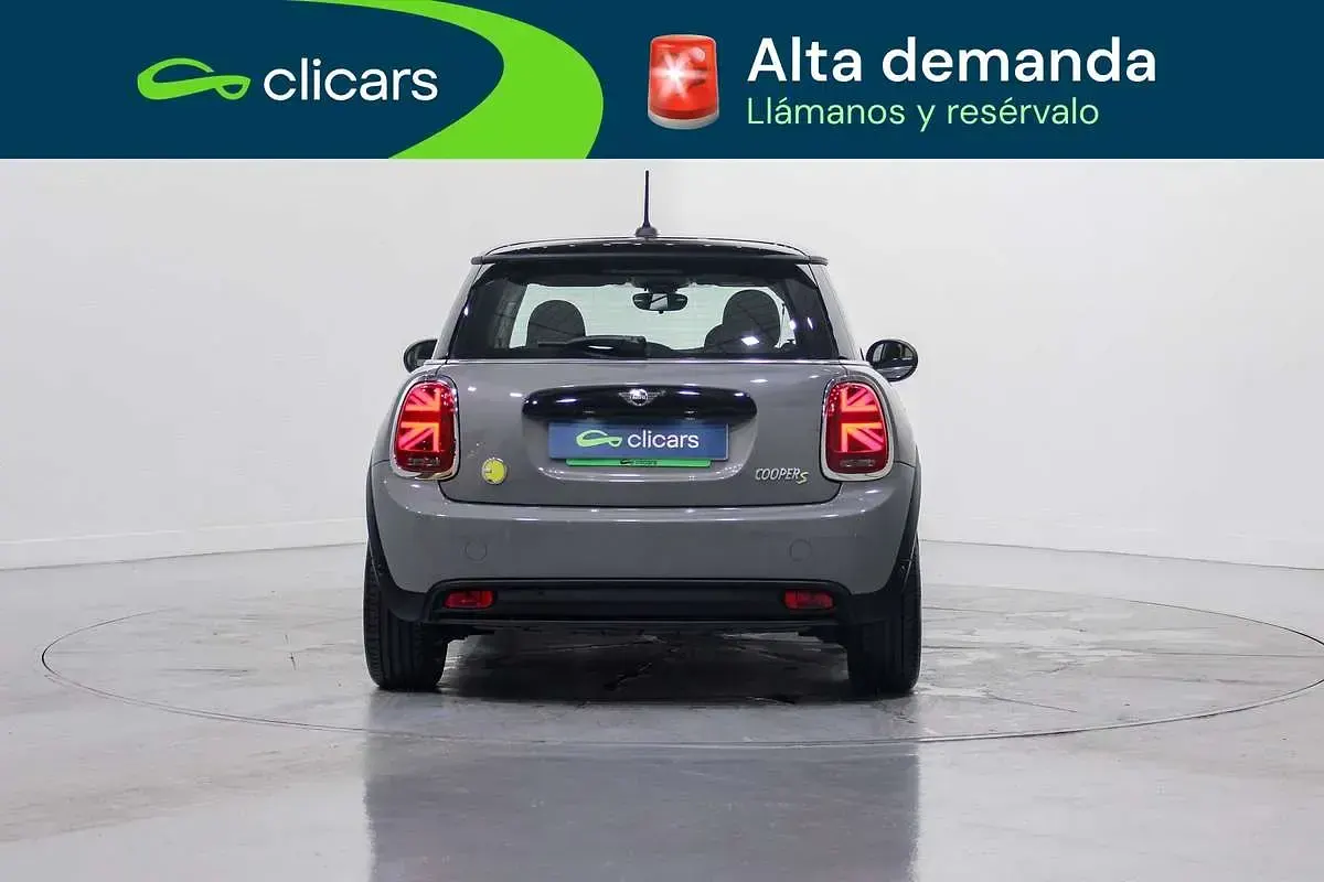 Usado Mini Cooper SE 135 kW (184 CV) 2021 Negro Utilitario