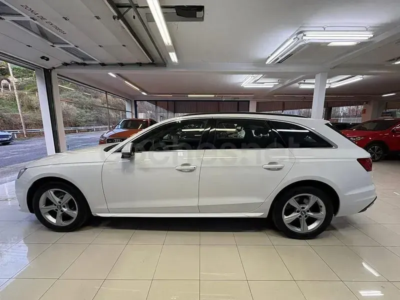 Usado Audi A4 Advanced Plus 163 CV (119 kW) 2021 Blanco Familiar