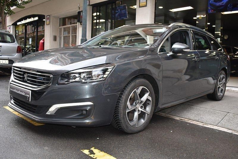 Usado Peugeot 508 SW Allure 180 CV (132 kW) 2016 Gris shark Familiar