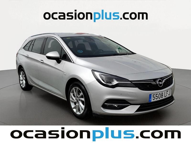 Usado Opel Astra Elegance 145 CV (106 kW) 2020 Gris plata Familiar