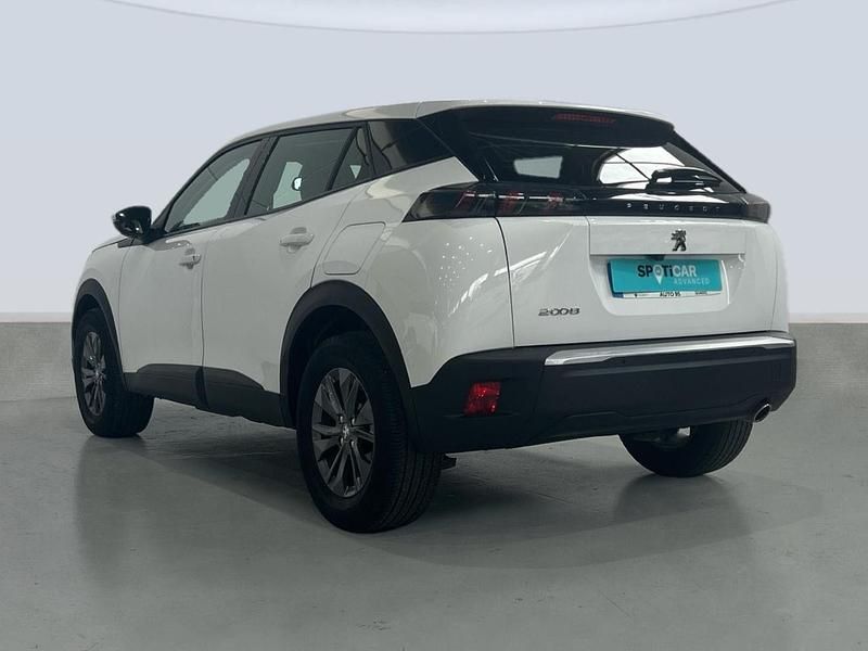 Usado Peugeot 2008 Active 110 CV (80 kW) 2021 Blanco SUV