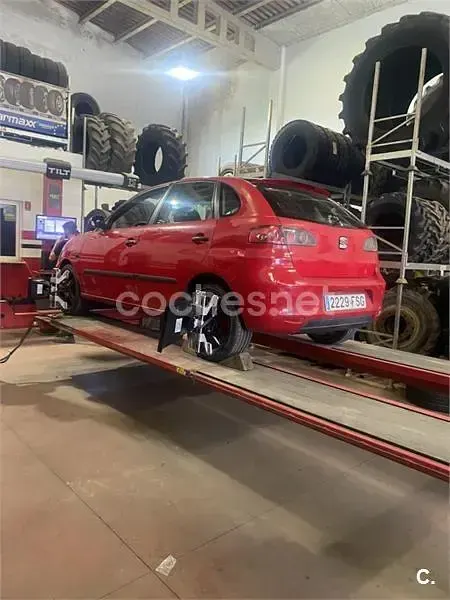 Usado Seat Ibiza Reference 70 CV (51 kW) 2007 Rojo Utilitario