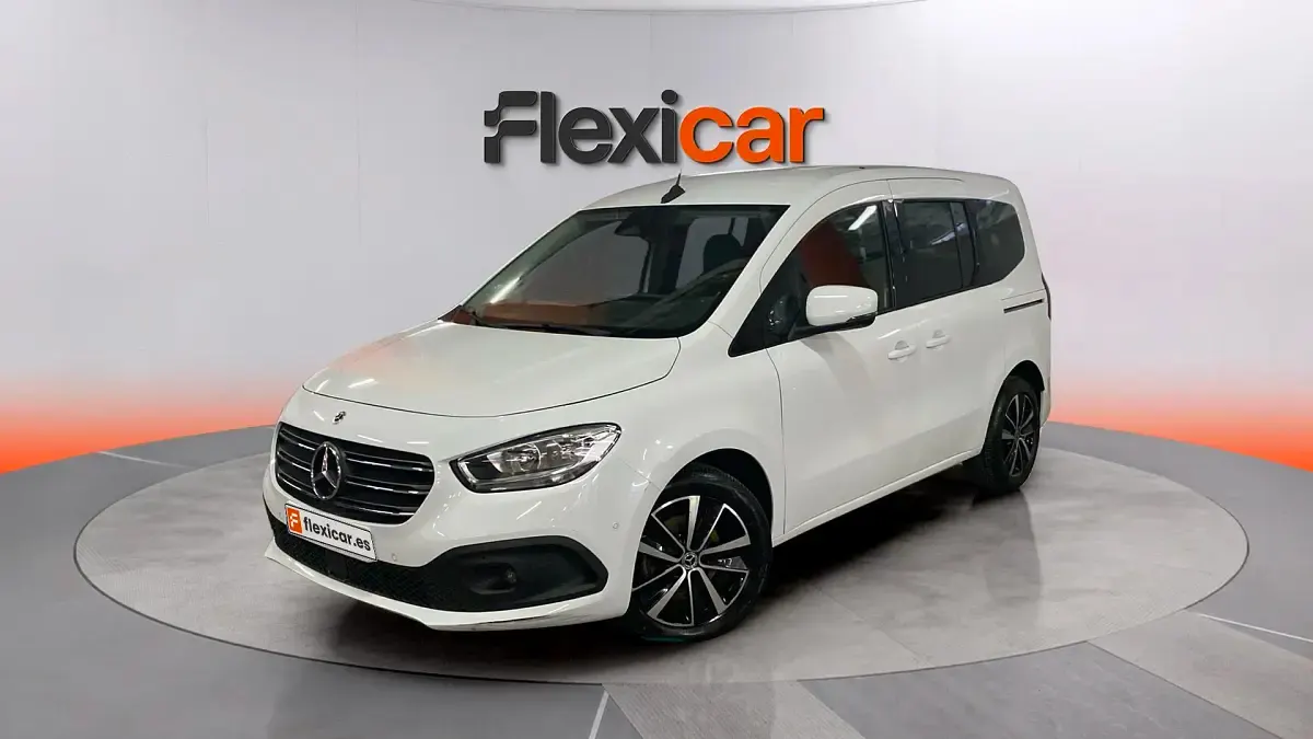 Usado Mercedes T180 116 CV (85 kW) 2023 Blanco Monovolumen
