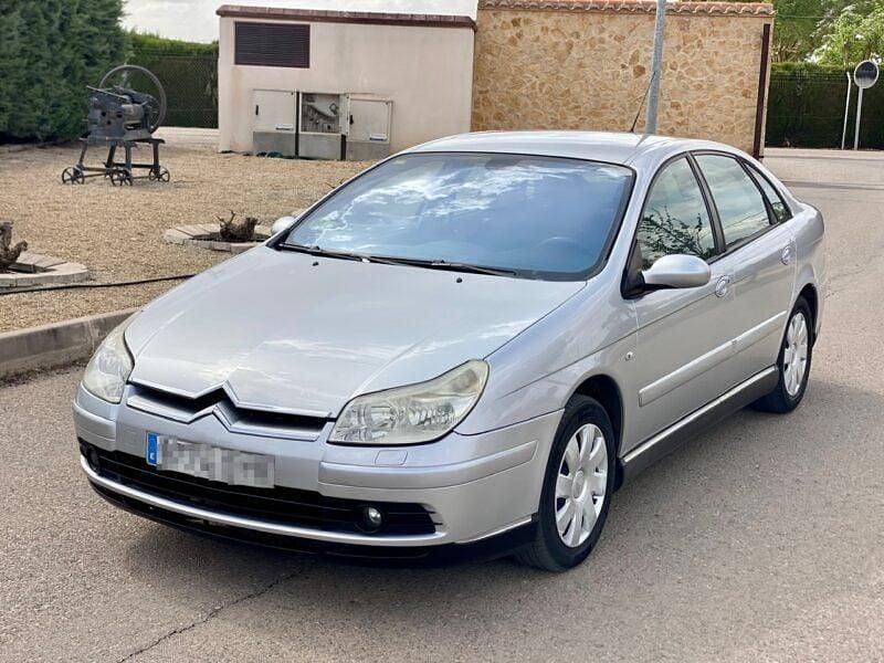 Usado Citroën C5 137 CV (100 kW) 2006 Plata Berlina