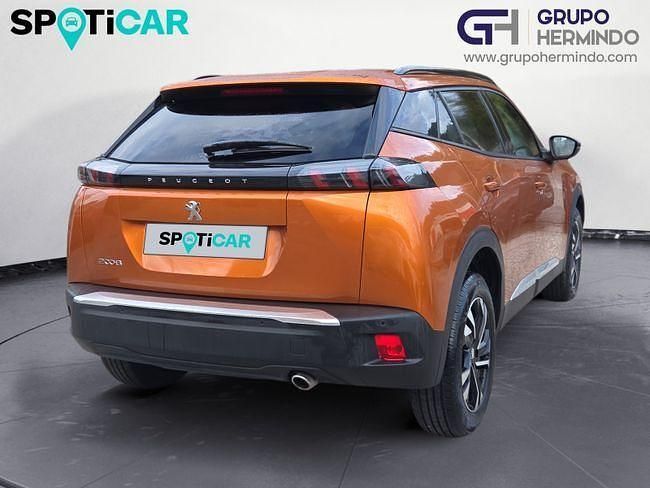 Usado Peugeot 2008 Allure 110 CV (80 kW) 2022 Naranja SUV