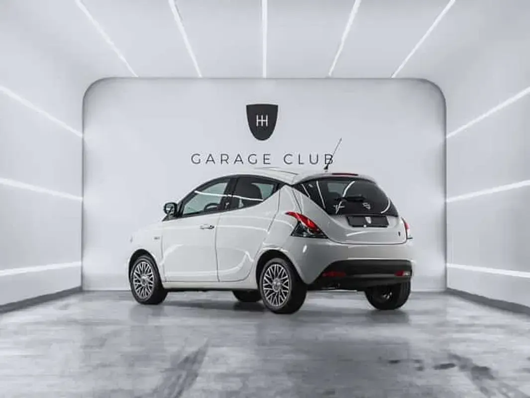 Usado Lancia Ypsilon Gold 69 CV (50 kW) 2013 Utilitario