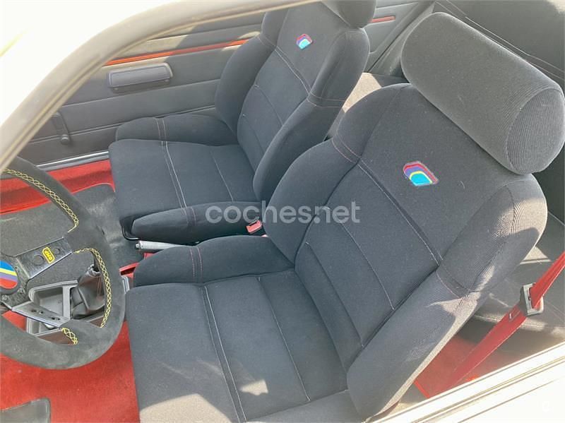 Usado Peugeot 205 103 CV (75 kW) 1989 Blanco Berlina