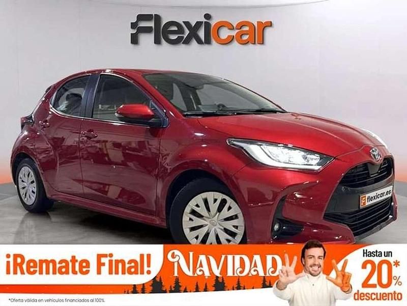Rojo Usado 2023 Toyota Yaris Hybrid Active Utilitario | 16.990 € (Buen precio) - Imagen 1/4