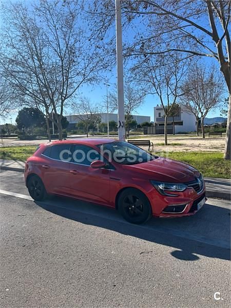 Usado Renault Mégane IV Life 90 CV (66 kW) 2016 Granate Berlina