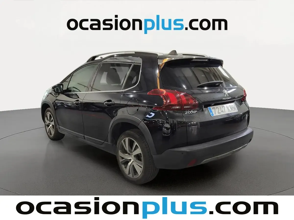 Usado Peugeot 2008 Allure 120 CV (88 kW) 2018 Negro SUV