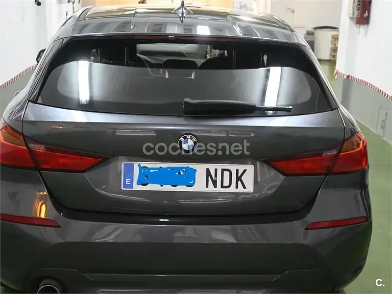 Usado BMW 116 Comfort Edition 116 CV (85 kW) 2020 Gris / plata Utilitario