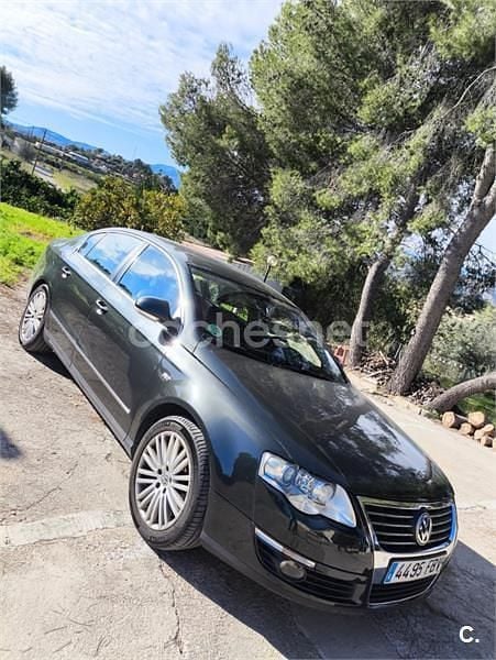 Usado VW Passat Highline 250 CV (183 kW) 2006 Verde Berlina