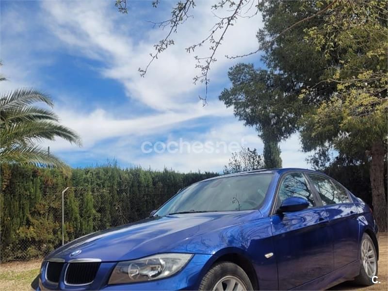 Usado BMW 318 122 CV (89 kW) 2007 Azul Berlina