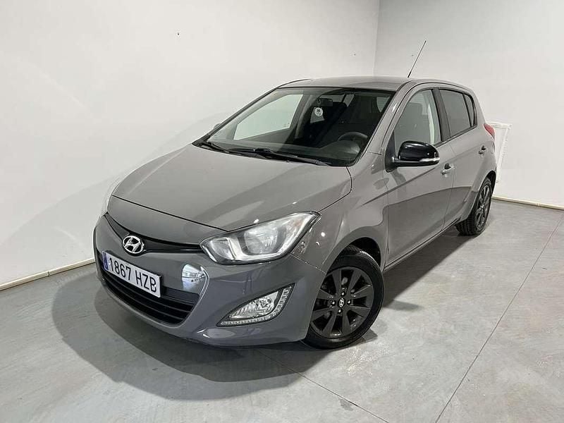 Usado Hyundai i20 GO! 85 CV (62 kW) 2014 Gris Utilitario