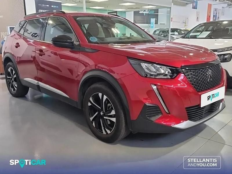 Usado Peugeot 2008 Allure 131 CV (96 kW) 2022 Rojo SUV
