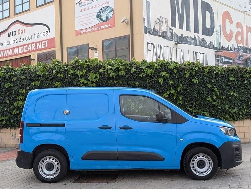 Usado Peugeot Partner Premium 100 CV (73 kW) 2019 Azul Monovolumen