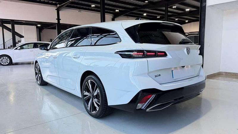 Usado Peugeot 308 SW Allure 131 CV (96 kW) 2022 Blanco Familiar