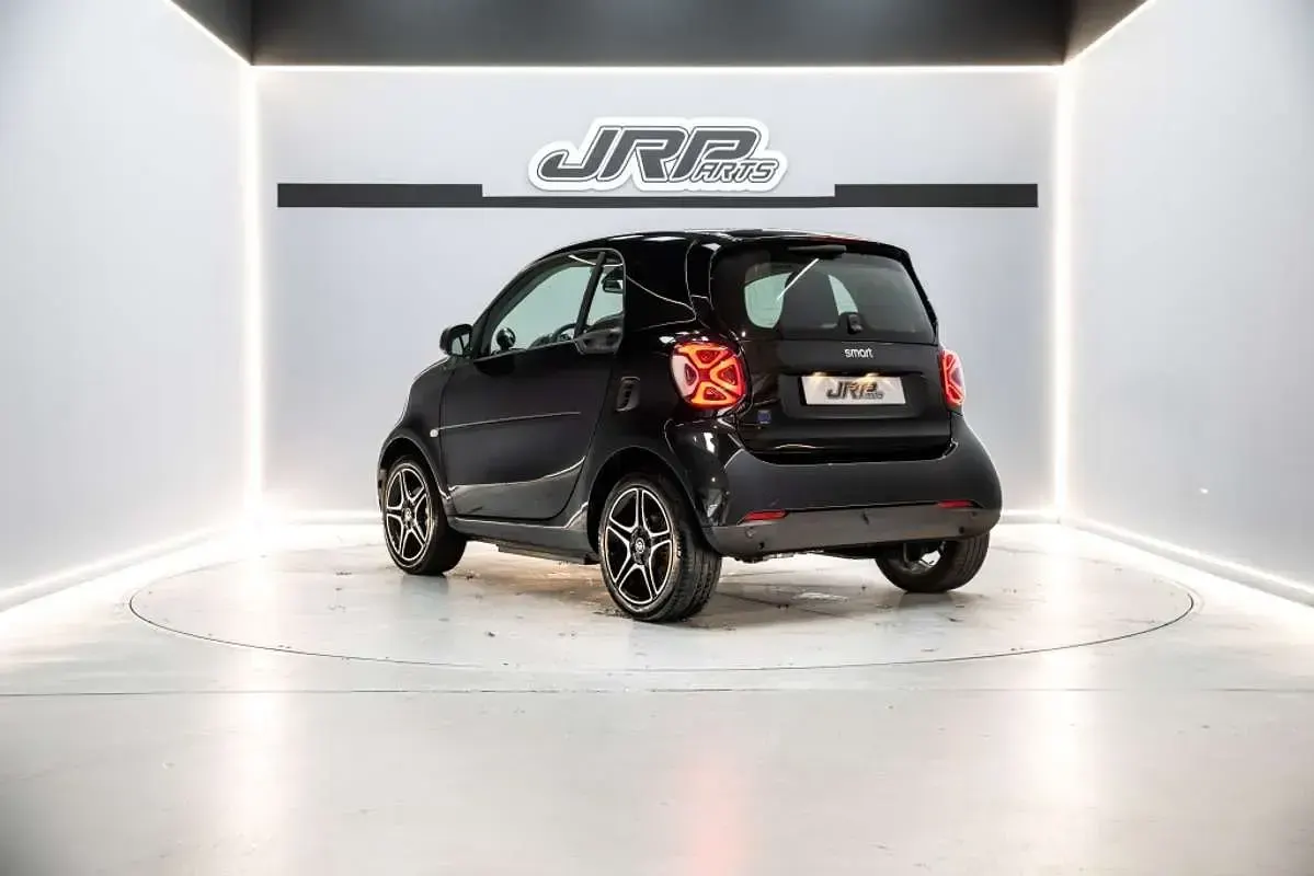 Usado Smart ForTwo Coupé 60 kW (82 CV) 2021 Negro Coupe