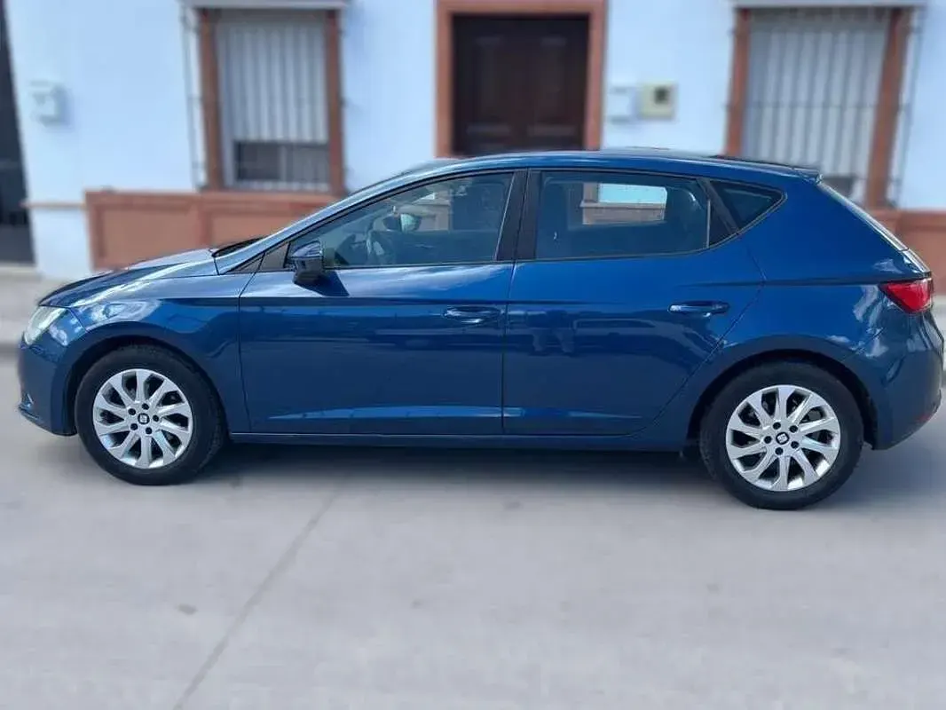 Usado Seat Leon ST Reference 105 CV (77 kW) 2015 Azul Familiar
