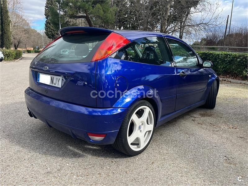 Usado Ford Focus RS 220 CV (161 kW) 2002 Azul Berlina