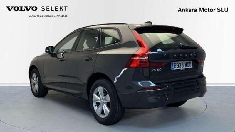 Usado Volvo XC60 Momentum 197 CV (144 kW) 2022 Gris SUV