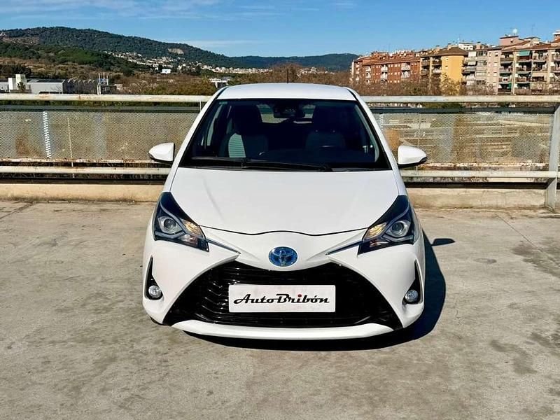 Usado Toyota Yaris Hybrid Advance 99 CV (72 kW) 2019 Blanco Utilitario