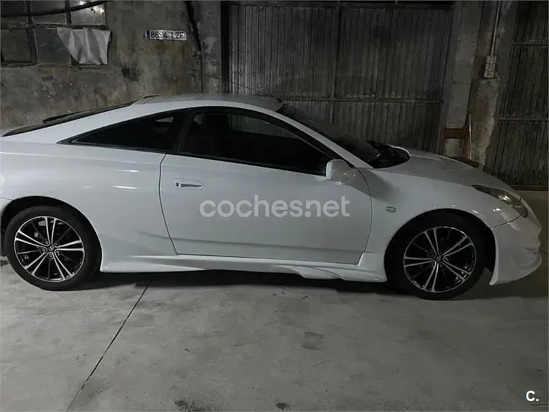 Usado Toyota Celica 143 CV (105 kW) 2004 Blanco Coupe