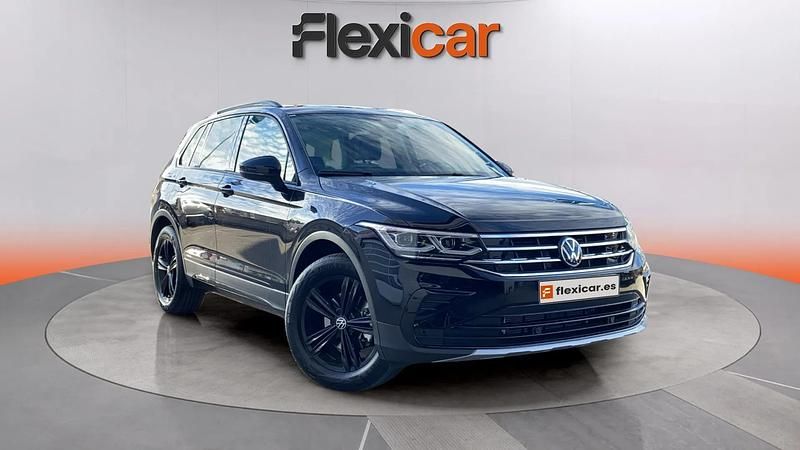 Usado VW Tiguan Life 150 CV (110 kW) 2024 Negro SUV
