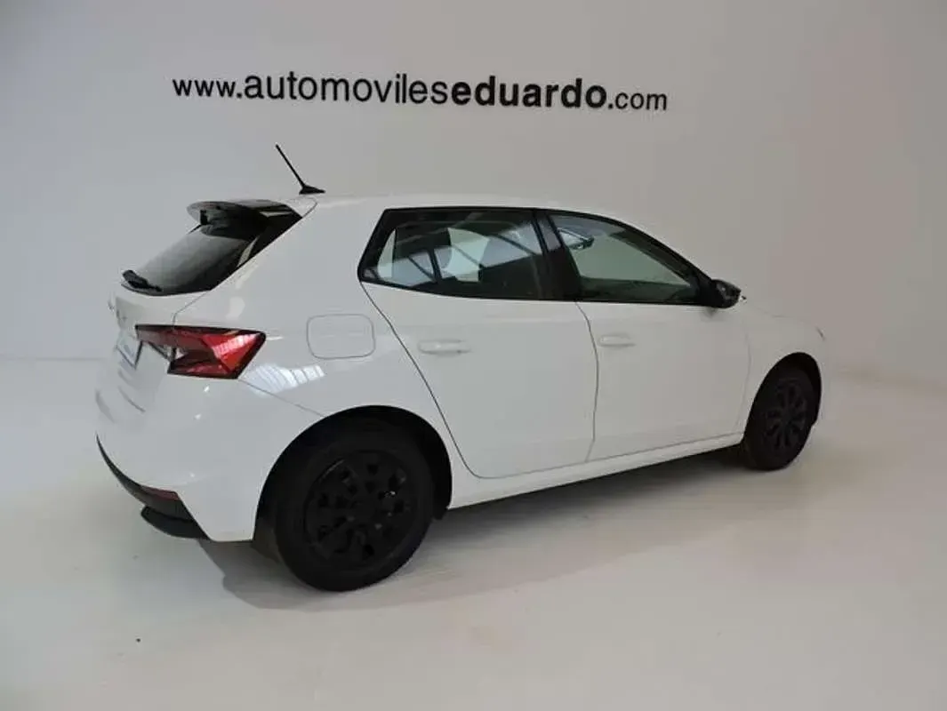 Usado Skoda Fabia Active 75 CV (55 kW) 2023 Blanco Utilitario