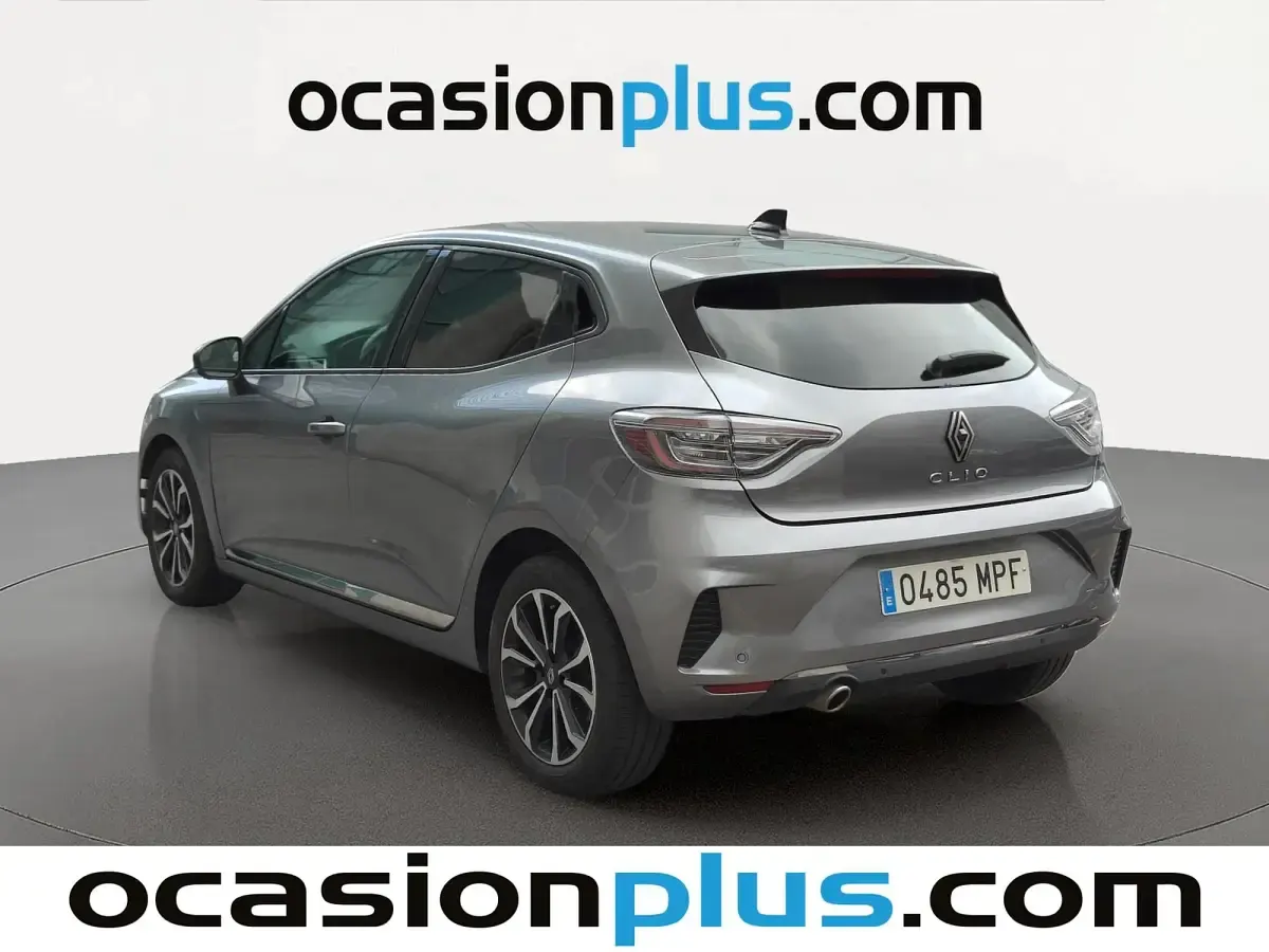 Usado Renault Clio Techno 90 CV (66 kW) 2024 Gris Utilitario