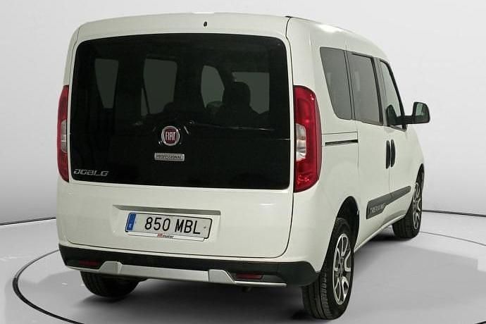 Usado Fiat Doblò Trekking 120 CV (88 kW) 2022 Monovolumen