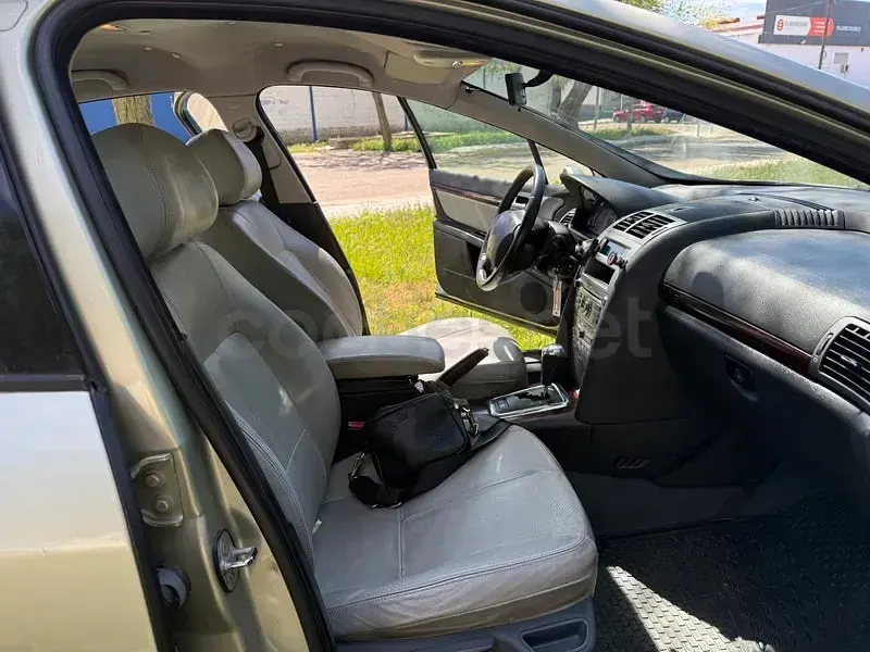 Usado Peugeot 407 Premium 136 CV (100 kW) 2007 Beige Berlina