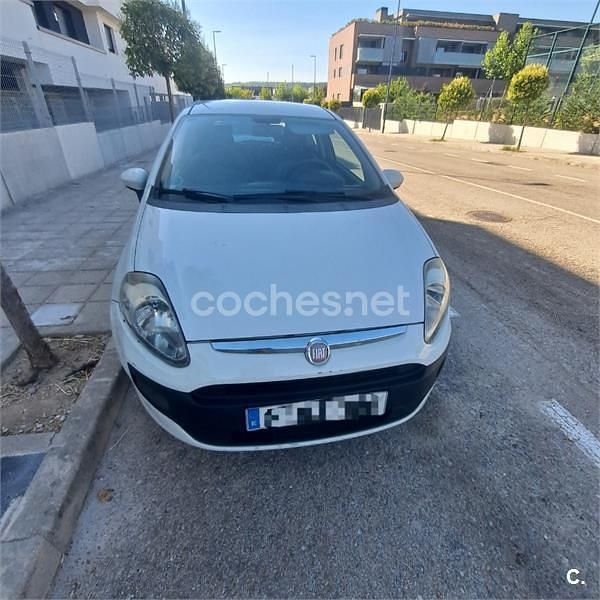 Blanco Usado 2011 Fiat Punto Active Utilitario | 4300 € (Buen precio) - Imagen 1/3