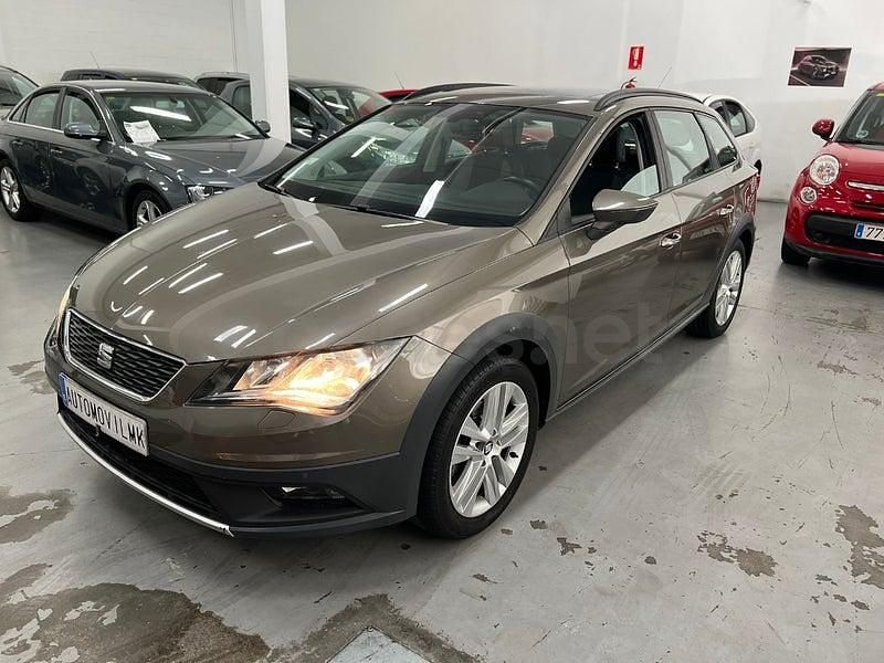 Usado Seat Leon 4Drive 150 CV (110 kW) 2016 Marrón Familiar