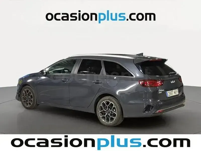 Usado Kia Ceed Style 100 CV (73 kW) 2025 Gris / plata Utilitario
