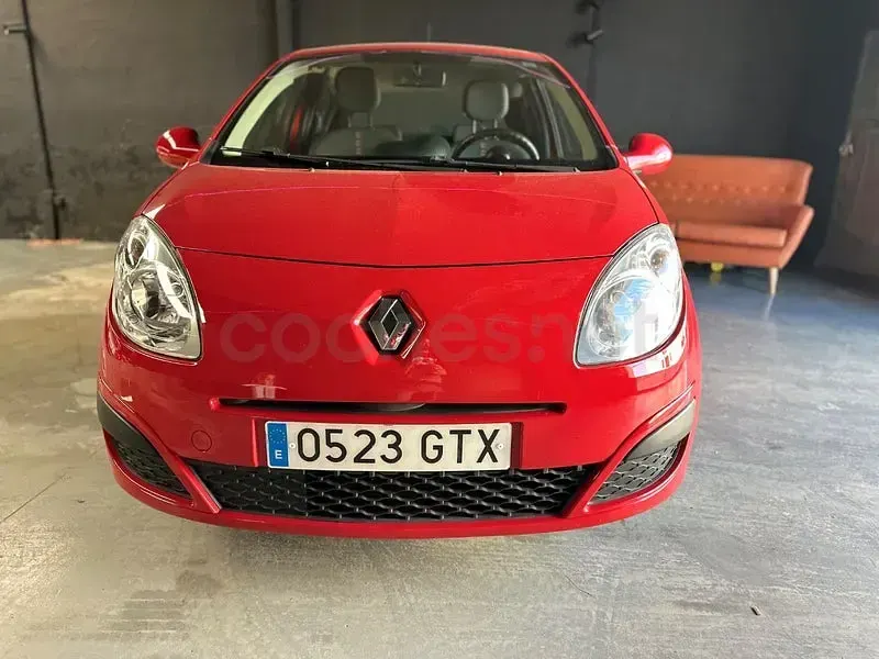 Usado Renault Twingo Authentique 75 CV (55 kW) 2009 Rojo Utilitario